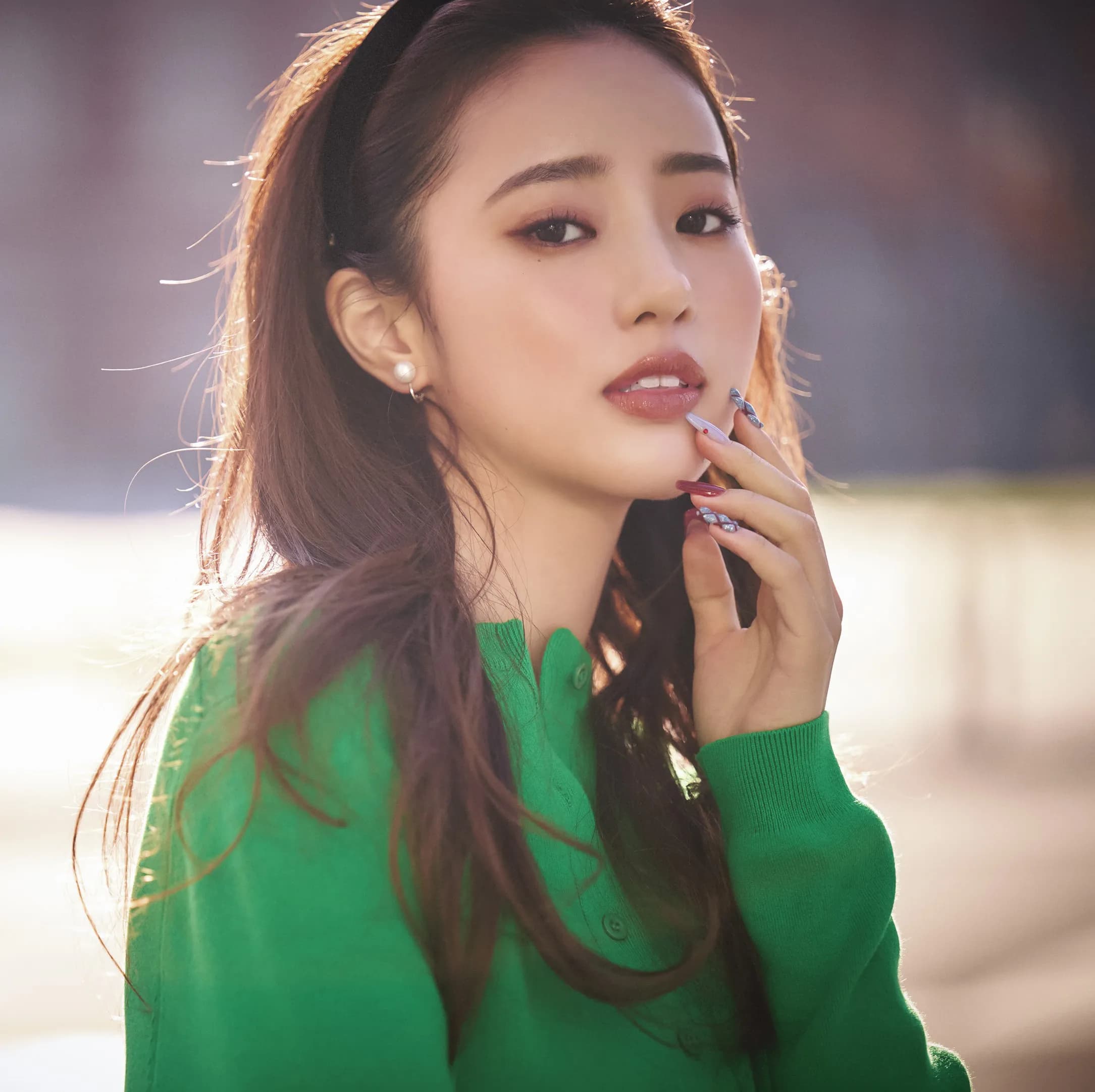 人気YouTuber中町綾さんが愛用するスニーカーを徹底解説！